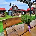 Comfortable, Single-story Homes * Bobolin