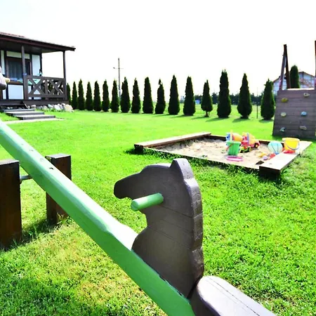 Comfortable, Single-Story Holiday Homes *