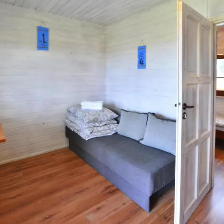 Comfortable, Single-story Homes 度假居