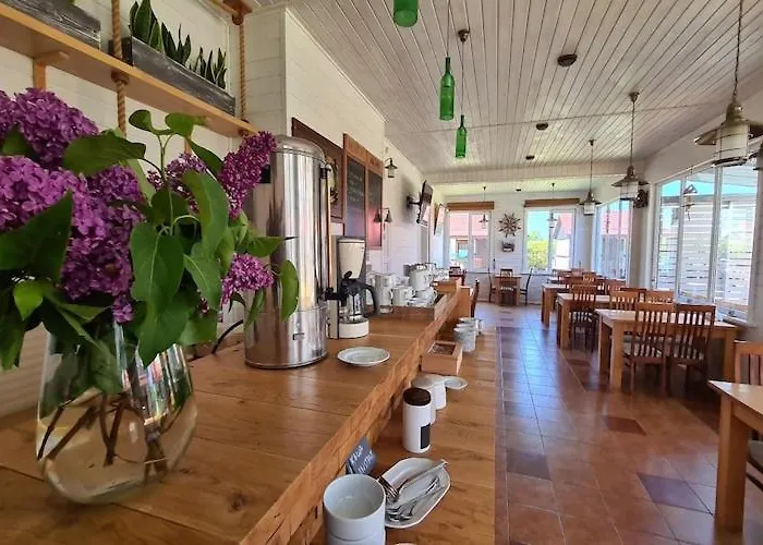 Comfortable, Single-story Homes *